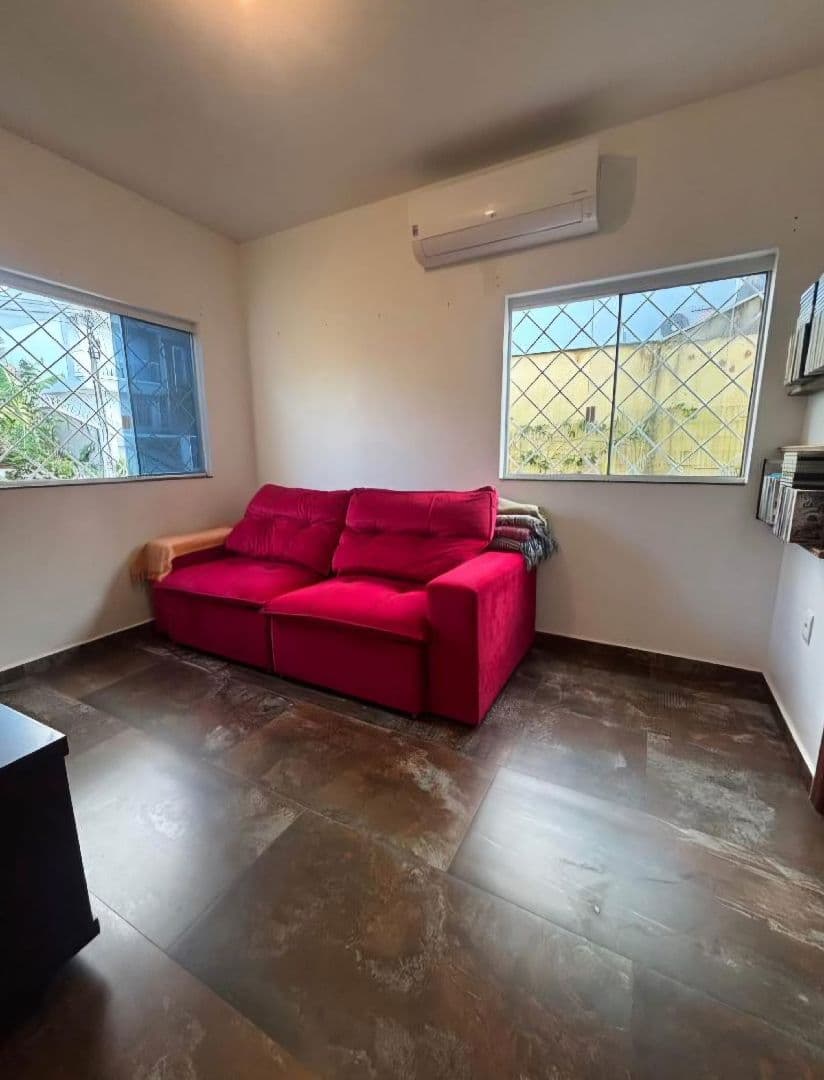 Sobrado de Alto Padrão com 3 Quartos – Conforto, Tecnologia e Estrutura Impecável